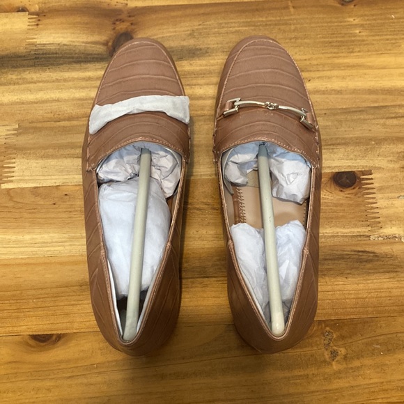 NWT Jenn Ardor Penny Loafers in Tan Crocodile Faux Leather - Picture 8 of 13